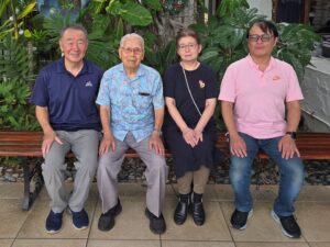 左より佐野さん、木村先生、右端は筆者