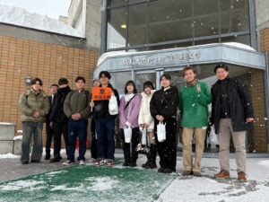 校舎前集合写真